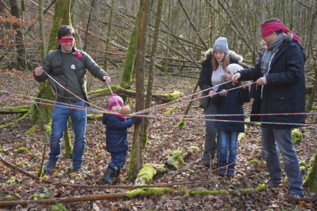 Galerie Bild: Kinder spielen mit Vätern im wad