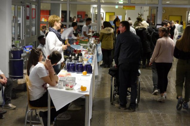 Galerie Bild: Stand mit Kinderpunsch